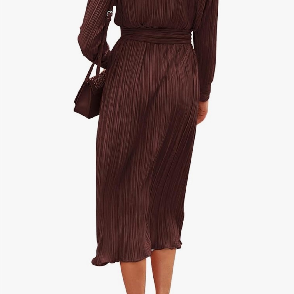 Pleated Ribbed Midi Dress - Picture 4 of 7